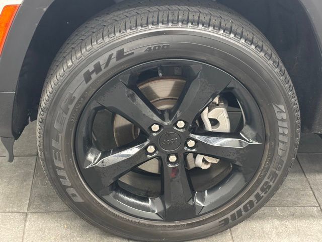 Used 2023 Jeep Grand Cherokee Altitude AWD/4WD image 6