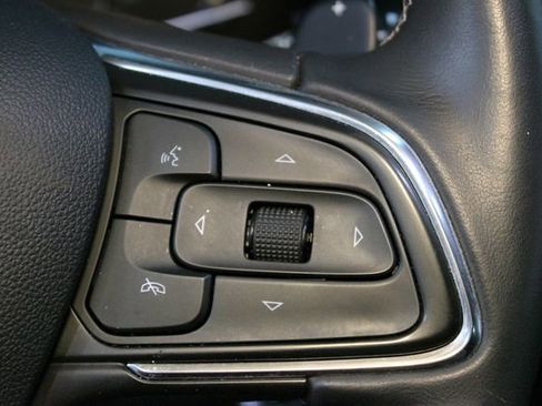 Used 2022 Buick Envision Preferred FWD image 23