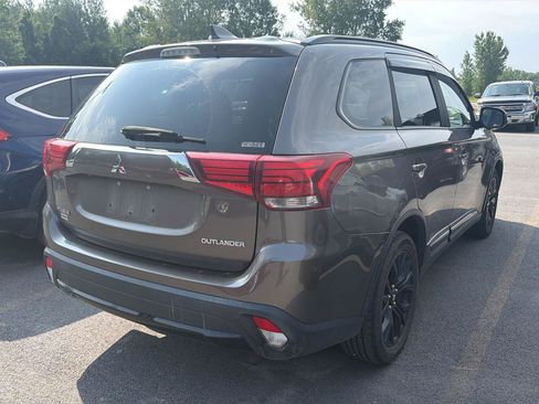 Used 2018 Mitsubishi Outlander LE AWD/4WD image 4