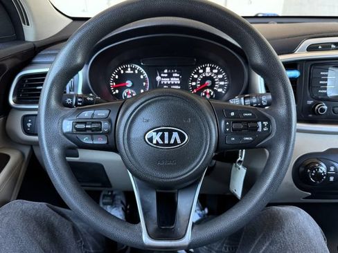 Used 2017 Kia Sorento FWD image 24