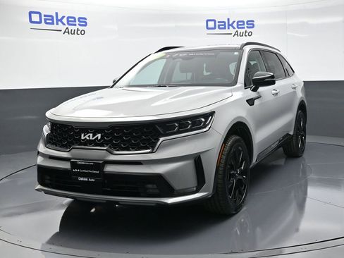 Certified 2023 Kia Sorento SX image 4