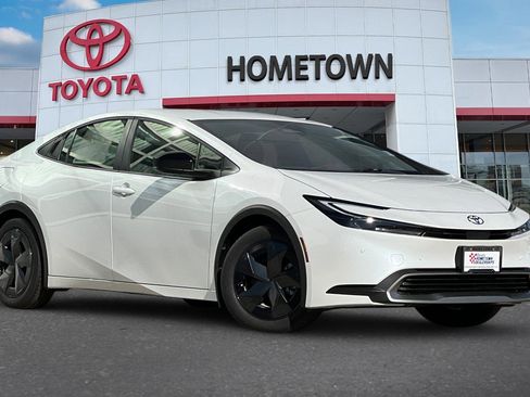 New 2026 Toyota Prius Plug-In Hybrid image 2