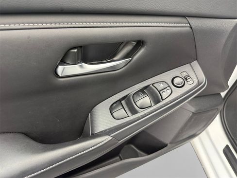 Used 2024 Nissan Sentra SV image 14