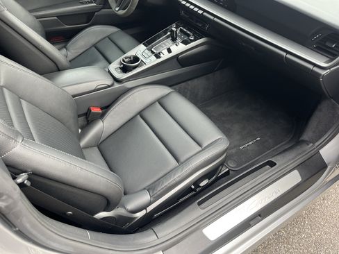 Certified 2023 Porsche 911 Carrera w/ Sportdesign Package image 20