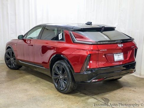 New 2025 Cadillac Lyriq Sport w/ LPO, Floor Liner Package image 7