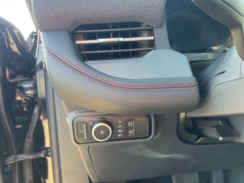 Used 2025 Ford Explorer ST-Line image 14