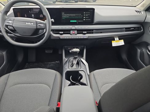 New 2026 Kia K4 FWD image 12