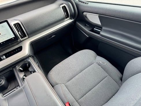 Used 2025 Ford Expedition Active image 16