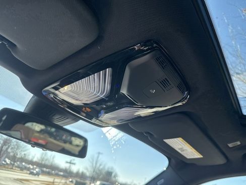 Used 2019 BMW X5 xDrive40i w/ M Sport Package image 22