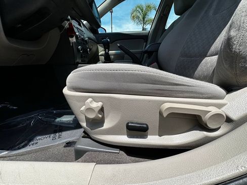 Used 2010 Ford Fusion SE FWD image 18