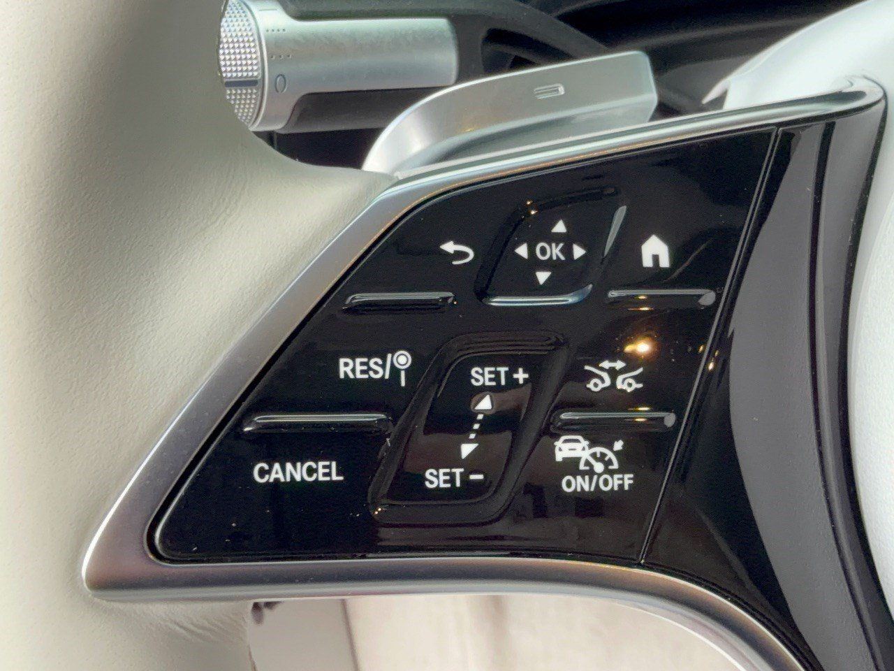 Certified 2023 Mercedes-Benz EQS 580 4MATIC Sedan image 18