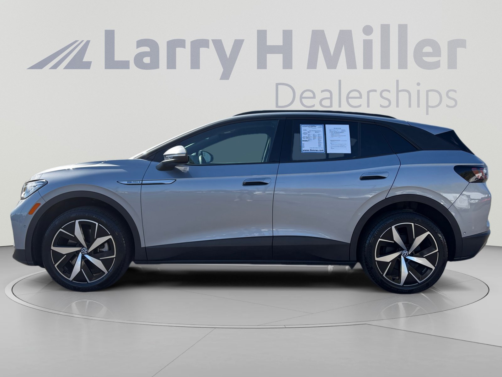 Used 2023 Volkswagen ID.4 Pro S AWD/4WD image 2