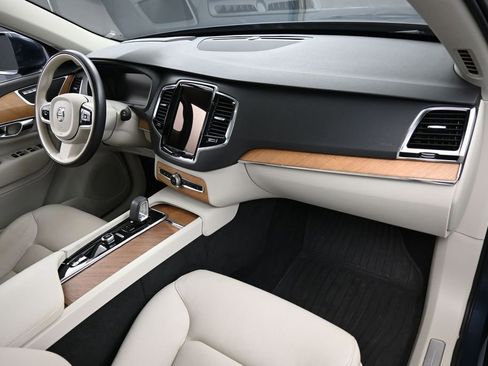 Used 2022 Volvo XC90 T8 Inscription Expression w/ Advanced Package AWD/4WD image 33