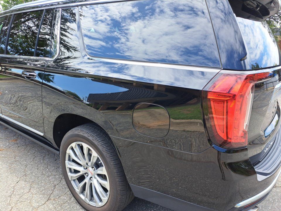 Used 2021 GMC Yukon XL Denali w/ Denali Premium Package AWD/4WD image 19