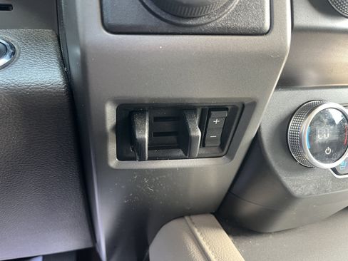Used 2021 Ford Expedition XLT AWD/4WD image 24