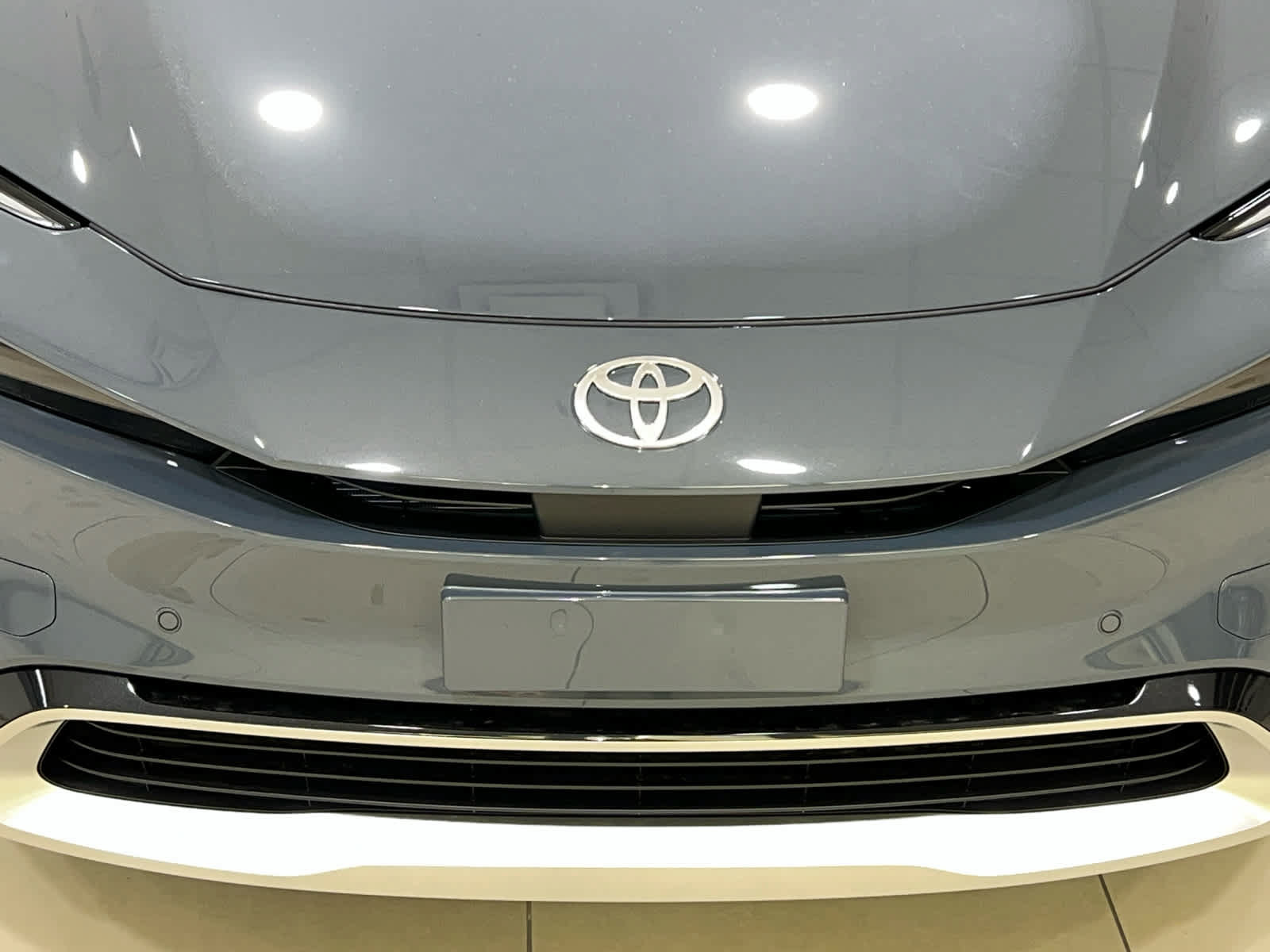 New 2026 Toyota Prius Plug-In Hybrid FWD image 4
