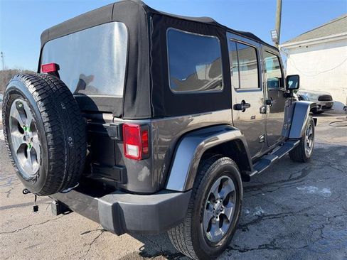 Used 2017 Jeep Wrangler Unlimited Sahara w/ Connectivity Group image 7