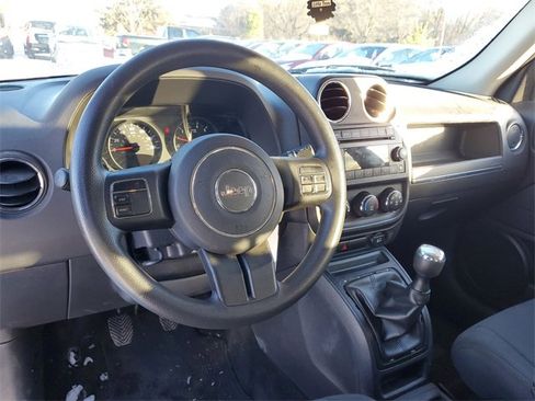 Used 2013 Jeep Patriot Sport image 12
