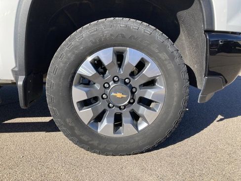 Used 2024 Chevrolet Silverado 2500 Custom w/ Custom Value Package image 41