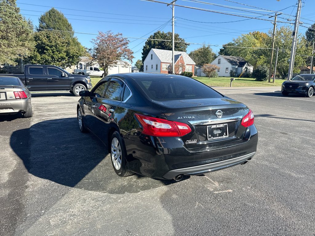 Used 2017 Nissan Altima 2.5 S w/ Power Driver Seat Package FWD image 4