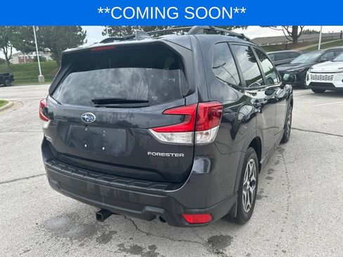 Used 2019 Subaru Forester Premium AWD/4WD image 6
