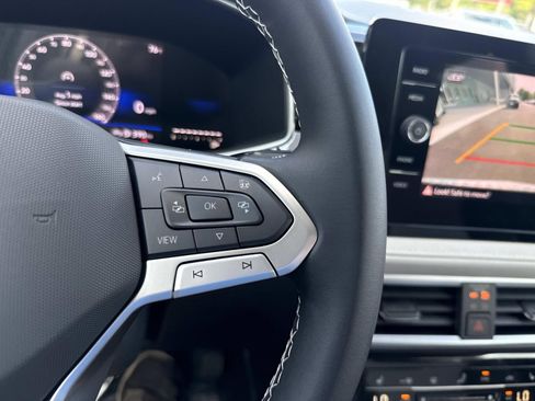 New 2025 Volkswagen Taos SE image 12