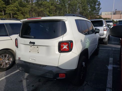 Used 2020 Jeep Renegade Altitude image 6