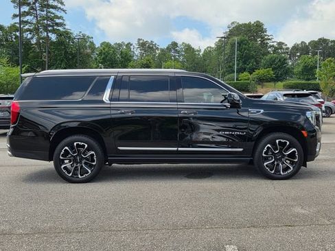 Used 2023 GMC Yukon XL Denali w/ LPO, Floor Liner Package AWD/4WD image 6