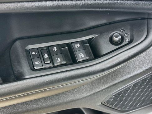 Used 2023 Jeep Grand Cherokee L Laredo AWD/4WD image 21