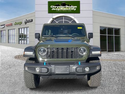 Used 2024 Jeep Wrangler Unlimited Rubicon 4xe image 9