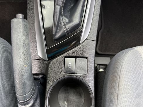 Used 2019 Toyota Corolla L image 36