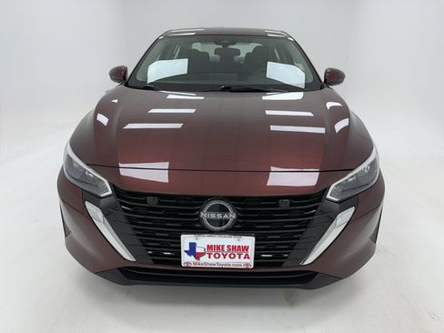 Used 2024 Nissan Sentra SV image 3