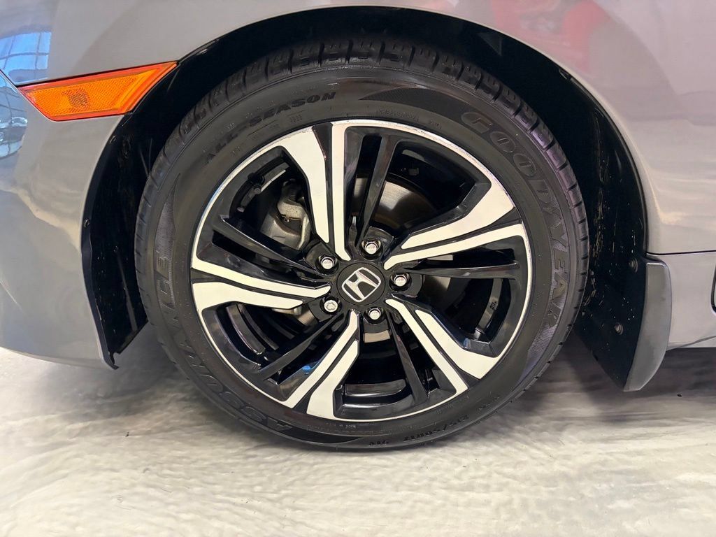 Used 2018 Honda Civic Touring image 23