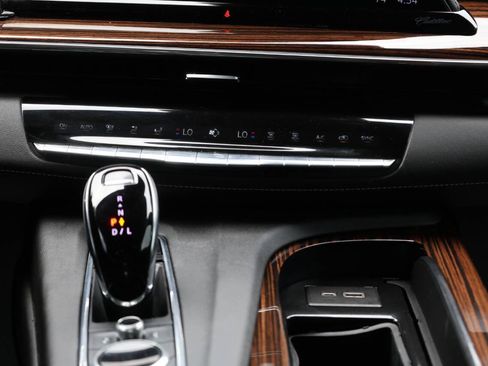Used 2023 Cadillac Escalade ESV Premium Luxury AWD/4WD image 22
