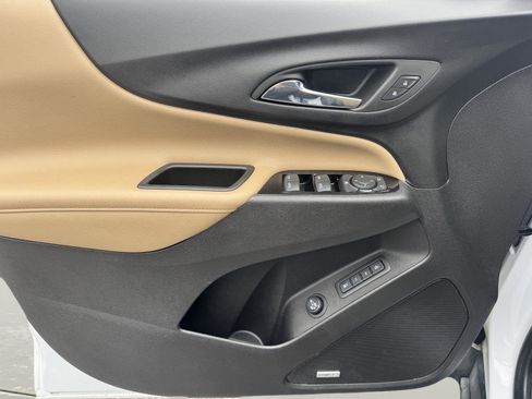 Used 2024 Chevrolet Equinox Premier image 19