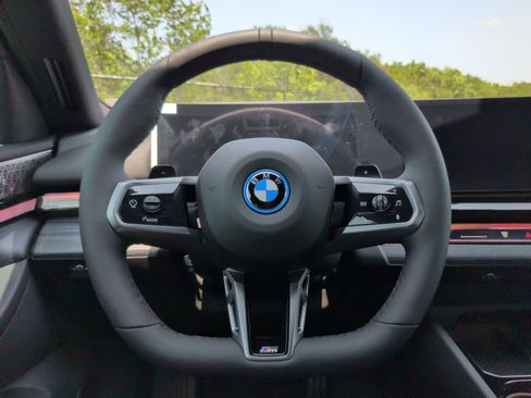 New 2027 BMW 550e xDrive AWD/4WD image 23