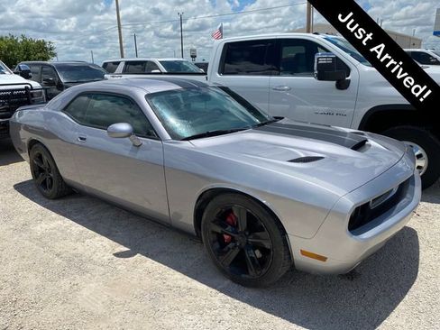 Used 2009 Dodge Challenger SRT8 RWD image 1