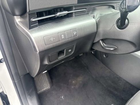 Used 2025 Hyundai Kona SEL image 32