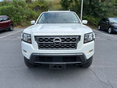 Used 2022 Nissan Frontier SV AWD/4WD image 3