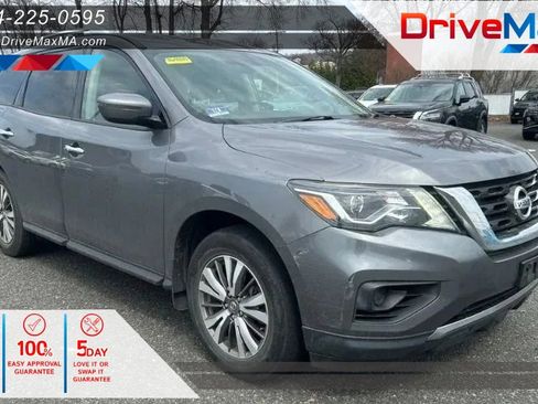Used 2019 Nissan Pathfinder S image 1
