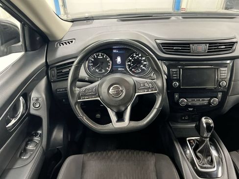 Used 2018 Nissan Rogue SV FWD image 11