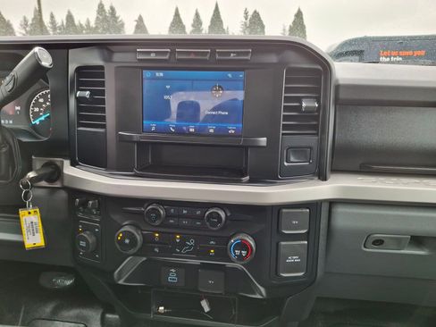 Used 2024 Ford F350 XLT image 11