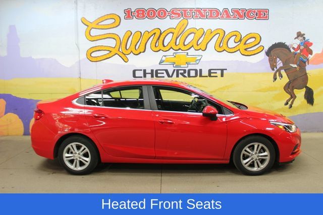Used 2018 Chevrolet Cruze LT w/ LT Convenience Package FWD image 1