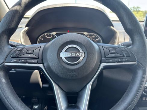 Used 2025 Nissan Altima 2.5 SV FWD image 28