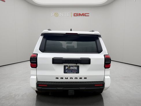 Used 2025 Toyota 4Runner SR5 AWD/4WD image 4