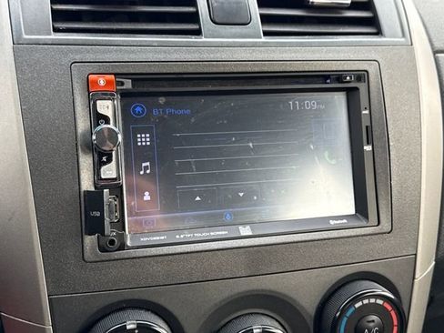 Used 2010 Toyota Corolla S image 16