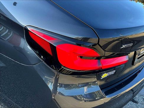 Used 2023 BMW 530i xDrive w/ Premium Package image 33