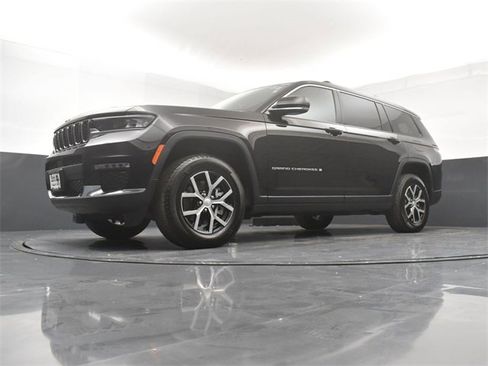 Used 2025 Jeep Grand Cherokee L Limited w/ Trailer Tow Package image 21