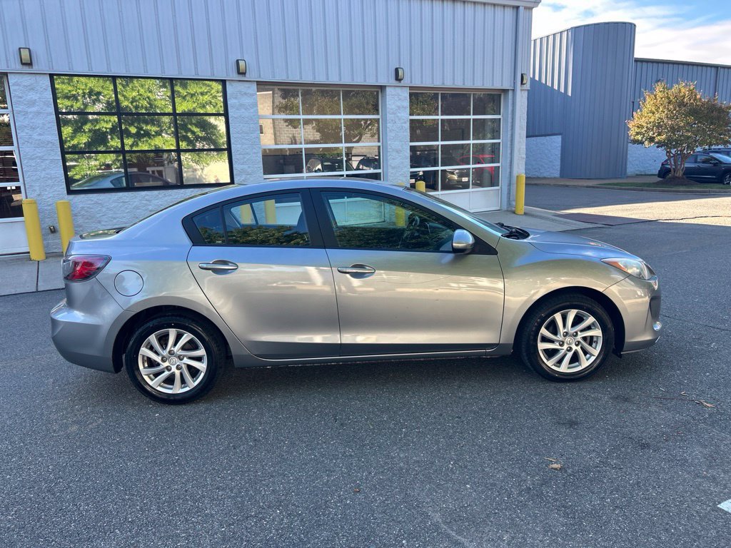 Used 2012 MAZDA MAZDA3 i Touring FWD image 2