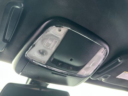 Used 2019 Chrysler 300 Touring w/ Sport Appearance Package image 29